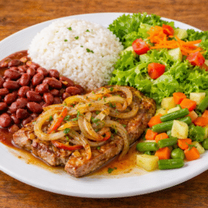 Casado con bistec de cerdo encebollado